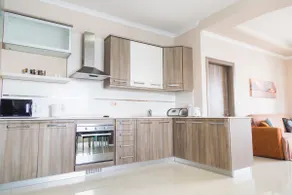Seafront Apartment - Wifi - Sleeps 6 - Fl5 - Image 5