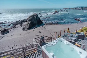 Surfscape Beach House, Private Beach & Ocean views - Image 3