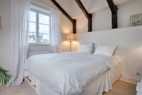 Charming Penthouse in central Old Town - Image 5