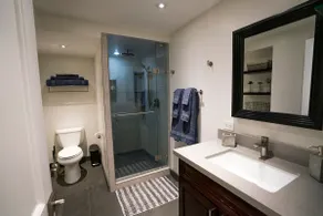 Beachside Bliss: Steps to the Sand *legal rental* - Image 4