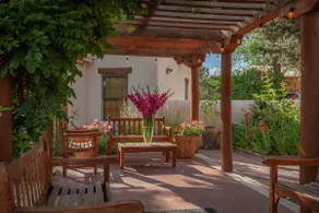 La Posada de Taos, Monterrey Rum, promenad till plaza - Image 3
