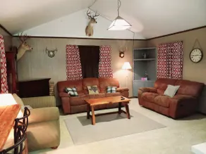 Rustic & Cozy Country Cabin near Baseball Complex - Image 2