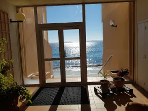 EXCEPTIONAL LOCATION RIGHT BY THE WATER - Image 2