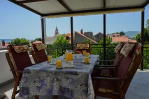 Apartamento de 1 dormitorio Adrijana con un gran balcón y vistas a la ciudad. - Image 2
