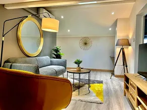Cozy and quiet, air conditioning, 3 min to A41 - Image 2