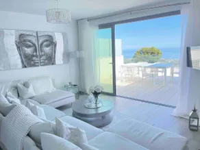Luxury penthouse with hot tub & infinity pool - Image 4