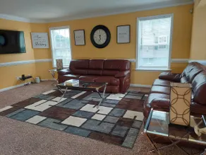 4 Bdr TH Near Historic Downtown Fredericksburg & Quantico Sleeps 8 more - Image 3
