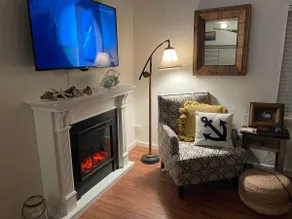 Cheerful 2-bedroom lake cottage close to shore - Image 5