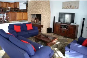 Casa Mundo to relax at - Image 3