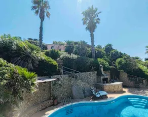 Villa + pool on the beach - Image 2