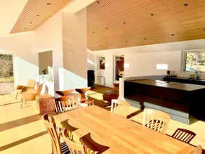 Newly renovated luxury main house w/ beach access - Image 2