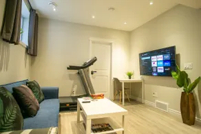 ⭐Fancy Clean Legal Suite near YYC✔ KING &QUEEN BD✔ - Image 2