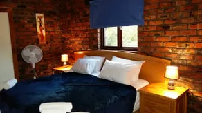 Stone Meadows Country Estate-Vultures View Cottage - Image 3