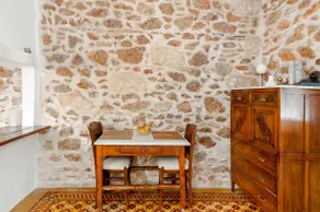 30 Sqm of wood & stone- Non-Smoker's Paradise - Image 4
