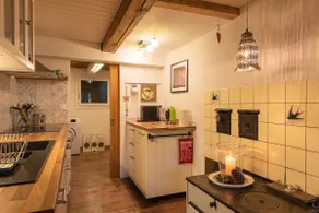 Staying in an old farmhouse in quiet area - Image 4