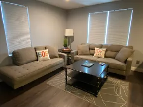 Upscale Apt next to Kings Daughters - Image 3