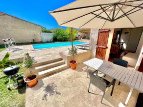 Relaxation with a hot tub and a private pool - Image 3