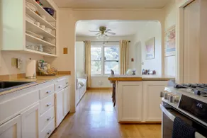 Sunny House -Three Bedrooms - Image 5