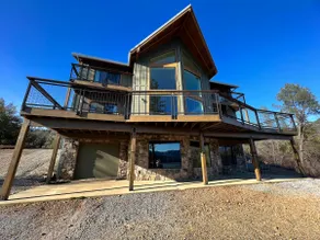 Shasta Sunrise Retreat|HotTub|NOW w/ 1 Night Stay! - Image 2