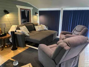Cozy 1-bedroom guest house. - Image 3