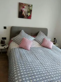 luxury, high standard, city center, swimming pool, Netflix - Image 2