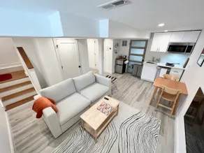 Cozy modern retreat near Tufts - Image 3