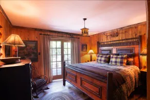 Boone's Cabin - Image 4