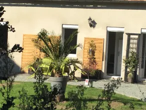 Acquigny, charming outbuilding - Image 2