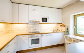 Wonderful bright apartment with balcony & garden - Image 4
