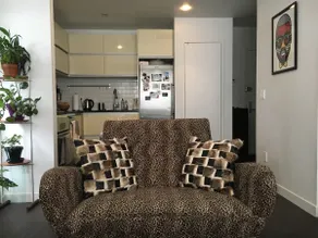 Bright & cozy 1BR/Balcony next to 3 subways! - Image 5