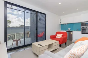 Sunset Place Apartments-The Orange First - Image 4