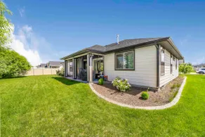 ✨ NEW, Desirable location in Broadmoor Subdivision - Image 4