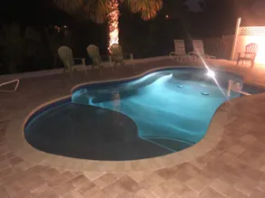 · King bed . Pool. Daily rentals - Image 3