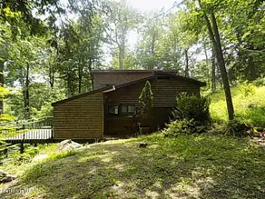 Cabin with spectacular views of Robin Hood Lake - Image 5