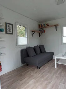 Guest house with paddock view - Image 2