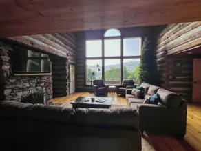 Authentic Log Cabin in McGrady — Sleeps 7! - Image 4