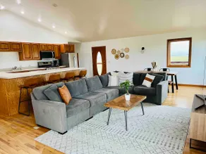 Paradise Valley home near Yellowstone! - Image 3