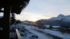 Ski-in/out apartment facing the Aravis - Image 2