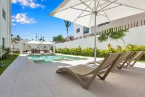 Stunning 2 bedroom Apartment at the Beach - Image 2