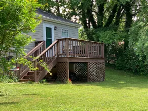 Chic and comfortable downtown home. Many extras! - Image 2