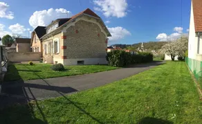 House and garden in the heart of a village - Image 2