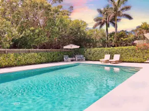 Mermaids' BeachHouse | Walk2Beach • Pool • KingBed - Image 2