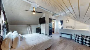 The Towpath Retreat-A Cozy Farmhouse Stay - Image 5