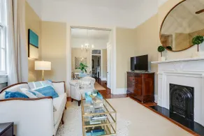 Charming Uptown 2 Bed / 2 Bath Steps to St. Charles Streetcar! - Image 3