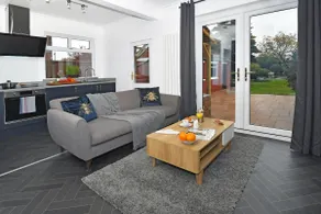 Moonlight House - sleeps 7, driveway, garden - Image 4
