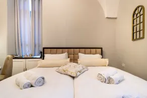 Mamilla central 1 room boutique apartment - Image 2
