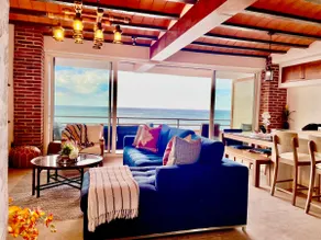 Cheerful 4 bedroom with ocean front hot tub! - Image 2