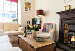 Cleo Gallery Apartments - Image 5
