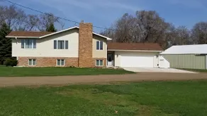 Quiet split level farm home w/ garage parking - Image 4