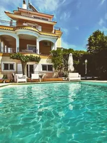 Relaxing Villa with Swimming Pool and Garden - Image 2
